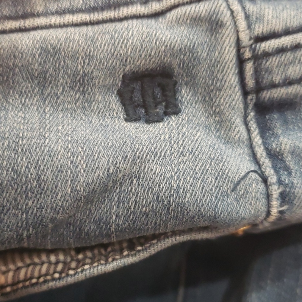 Tommy Hilfiger Greenwich Skinny Faded Mom Jeans - Picture 4 of 5
